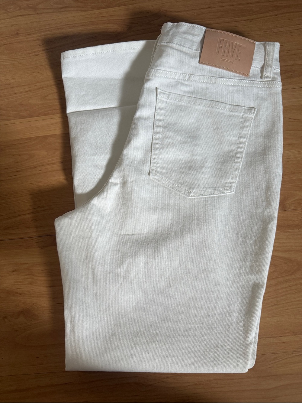 FRYE White Jeans - Clean Straight Fit